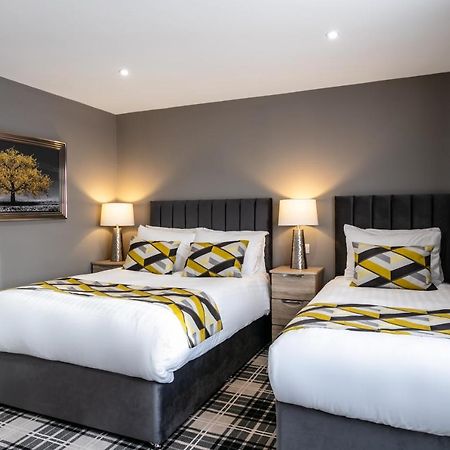 Roydon Marina Village Hotel Buitenkant foto