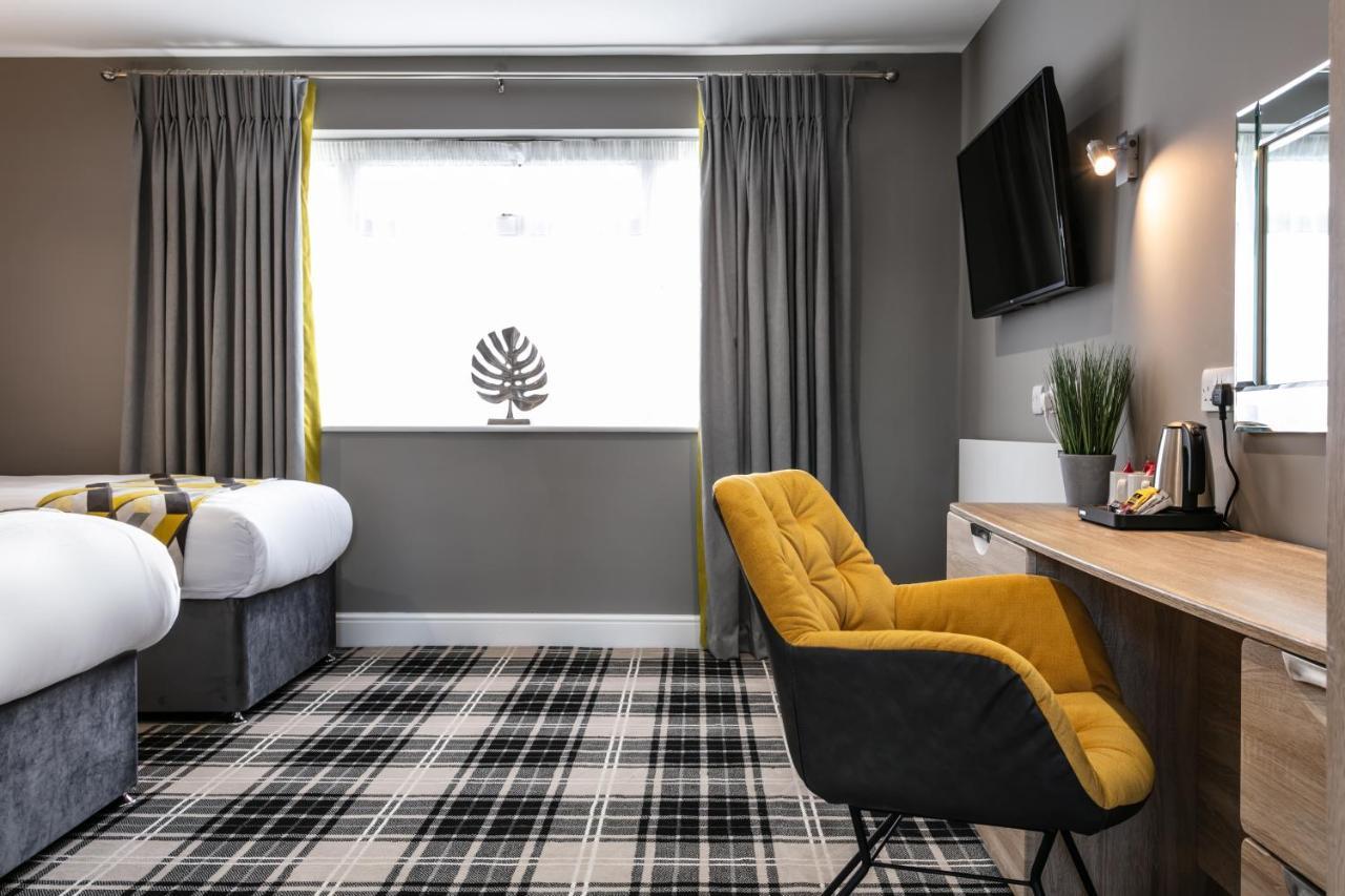 Roydon Marina Village Hotel Buitenkant foto