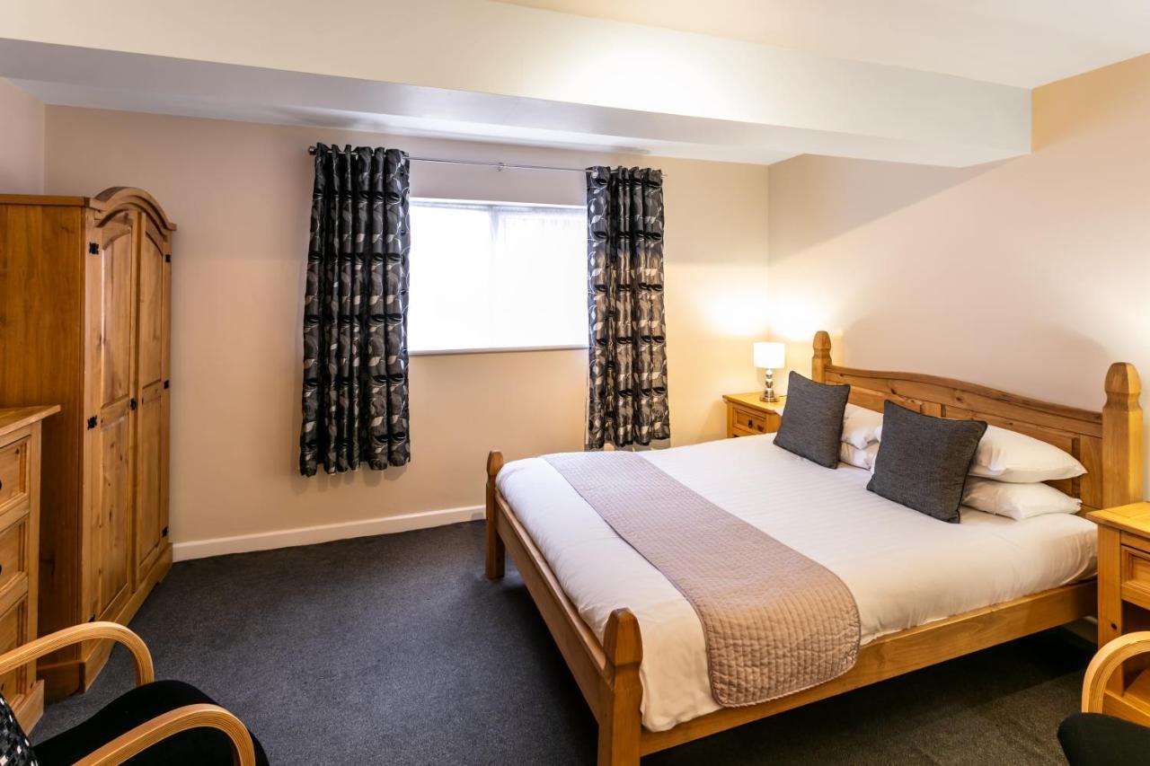 Roydon Marina Village Hotel Buitenkant foto