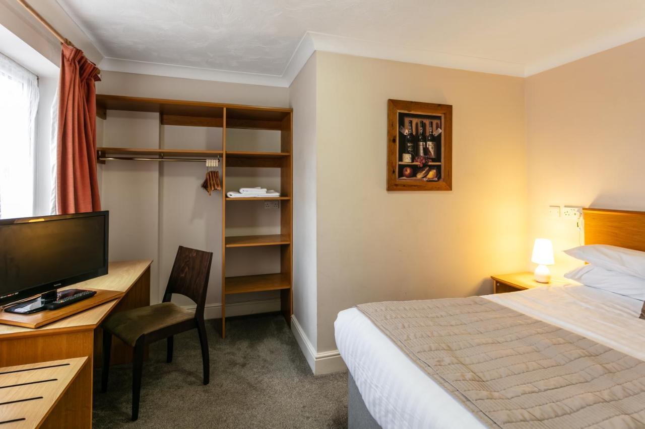 Roydon Marina Village Hotel Buitenkant foto